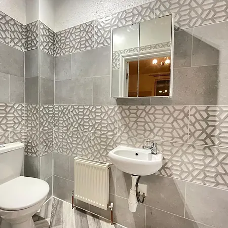Rooms With Private Bathroom And Shared Kitchen Purley Exterior photo