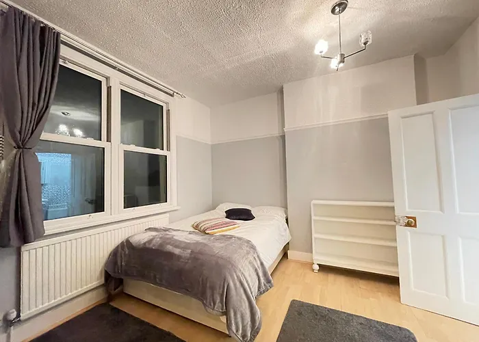 Rooms With Private Bathroom And Shared Kitchen